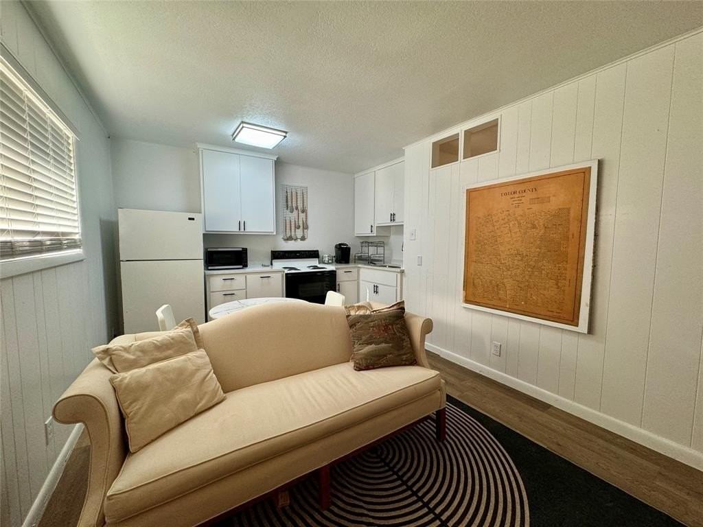 2401 Church St - Photo 7 of 20