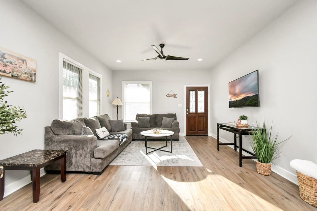 Hussion St - Photo 2 of 7