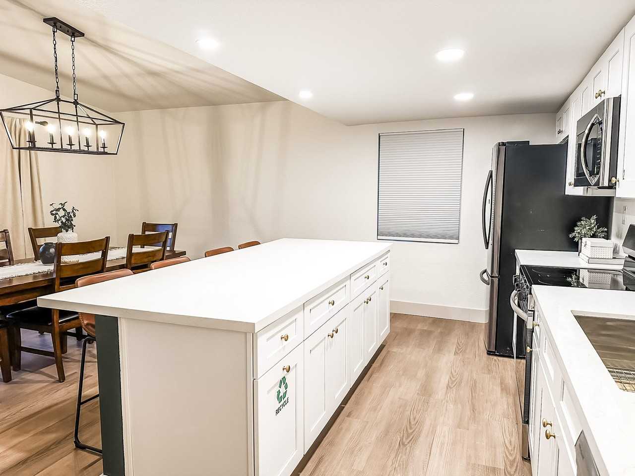 N 11th St - Photo 7 of 12