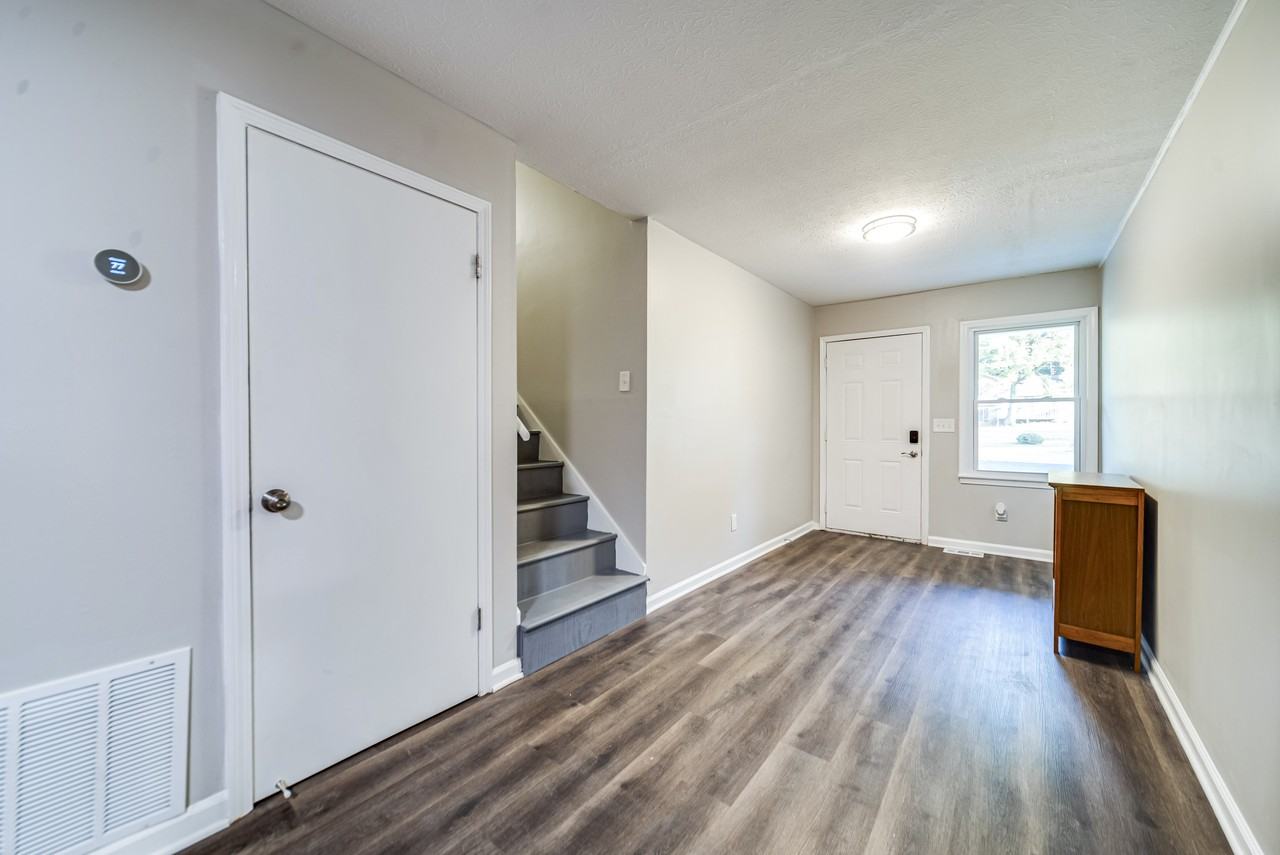 Nectarine Dr - Photo 6 of 9