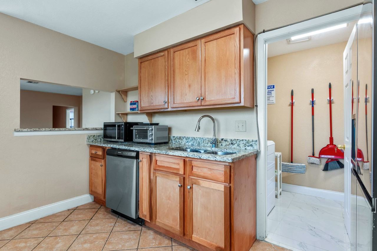 Amador Cir - Photo 3 of 19