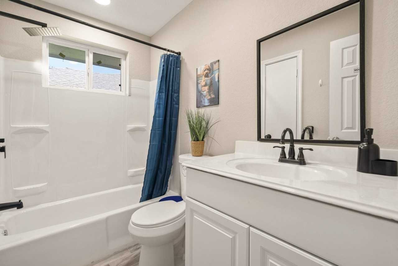 Diplomat Way - Photo 5 of 10