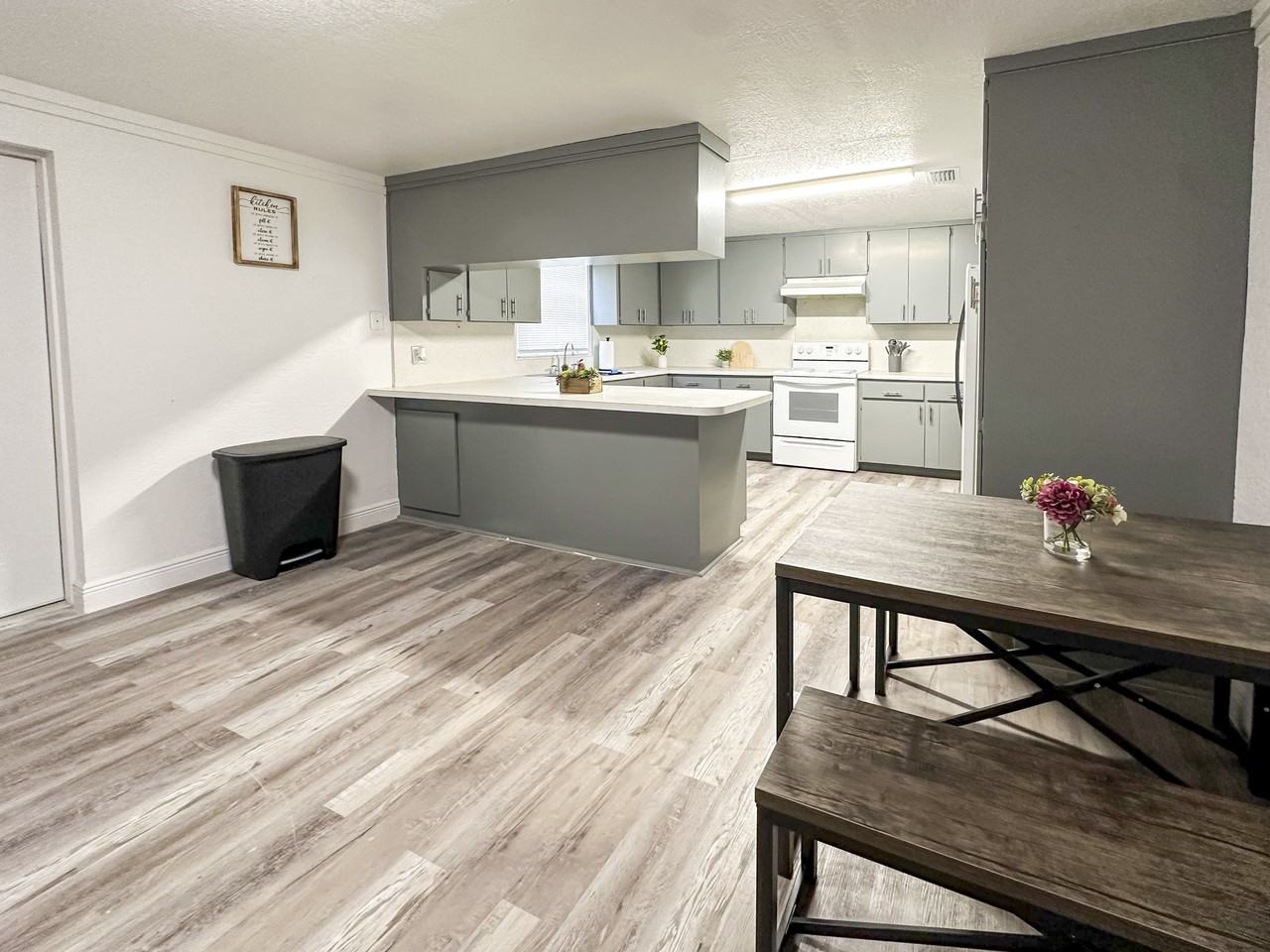 North Orangeview Avenue - Photo 5 of 24