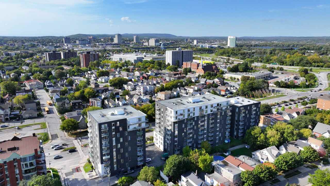 270 Boulevard Maisonneuve #802 - Photo 3 of 20