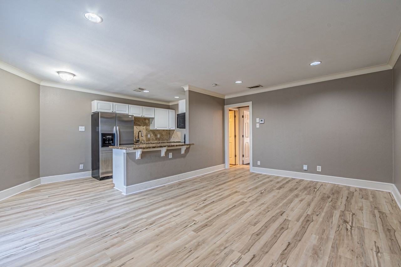 7770 MEADOW ROAD         / HOA - Photo 5 of 36