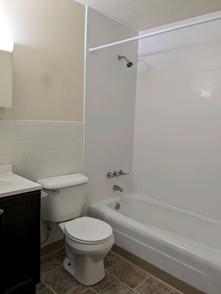 North Spruce Apartments - Photo 4 of 6