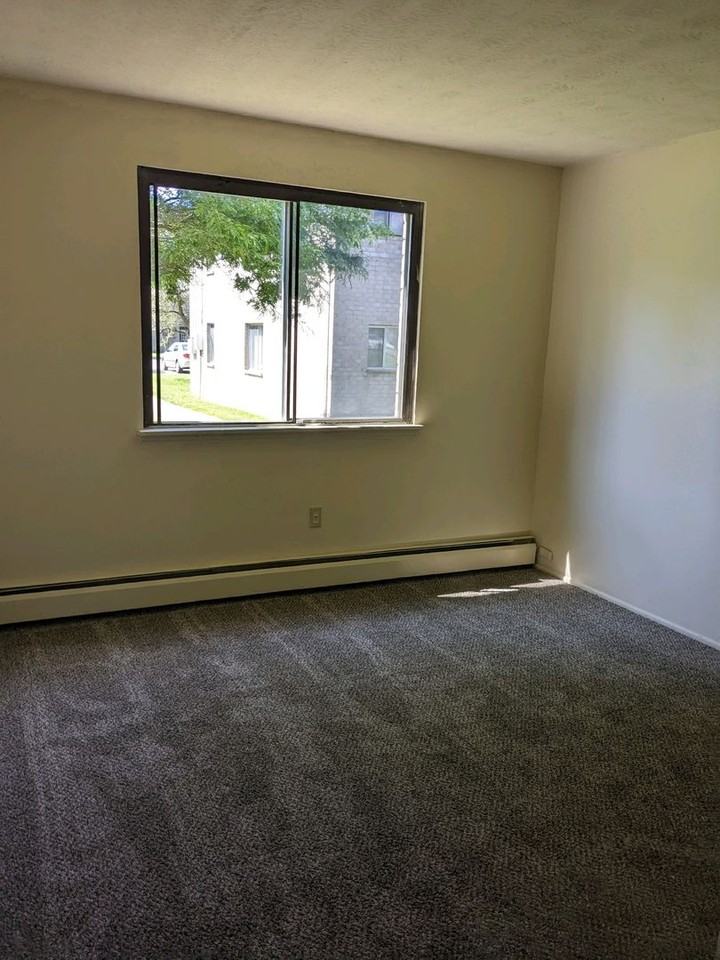 North Spruce Apartments - Photo 5 of 6