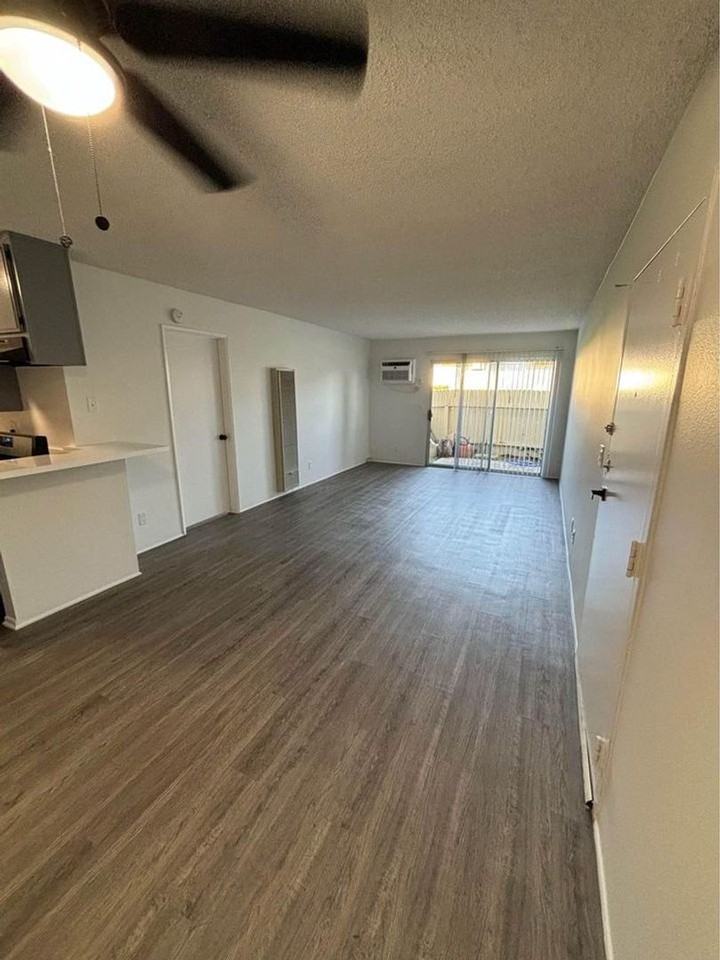 WOODCREST APARTMENTS - Photo 3 of 40