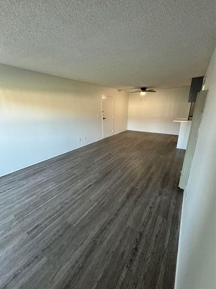 WOODCREST APARTMENTS - Photo 4 of 40