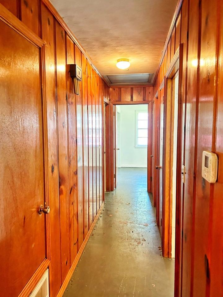 27 Leonard Dr - Photo 5 of 9