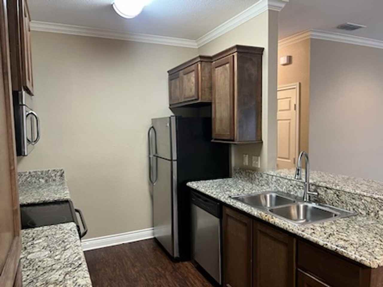 3920 Mobley Ln - Photo 5 of 17