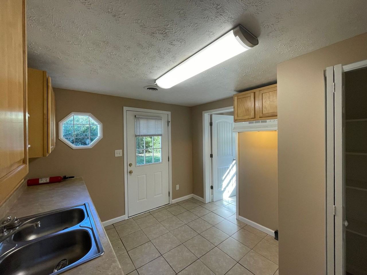 5030 Rockdale Rd - Photo 3 of 24