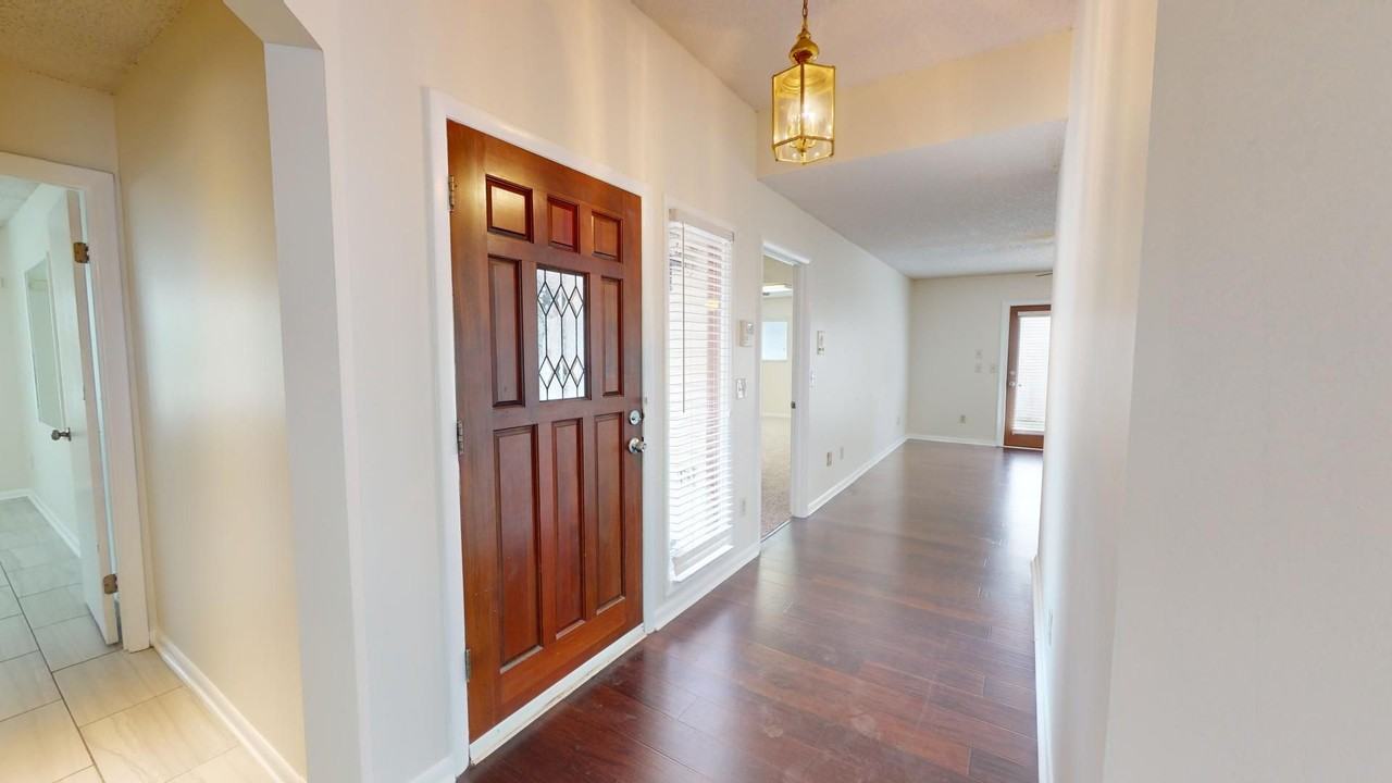 6176 Alpenrose Ave - Photo 2 of 35