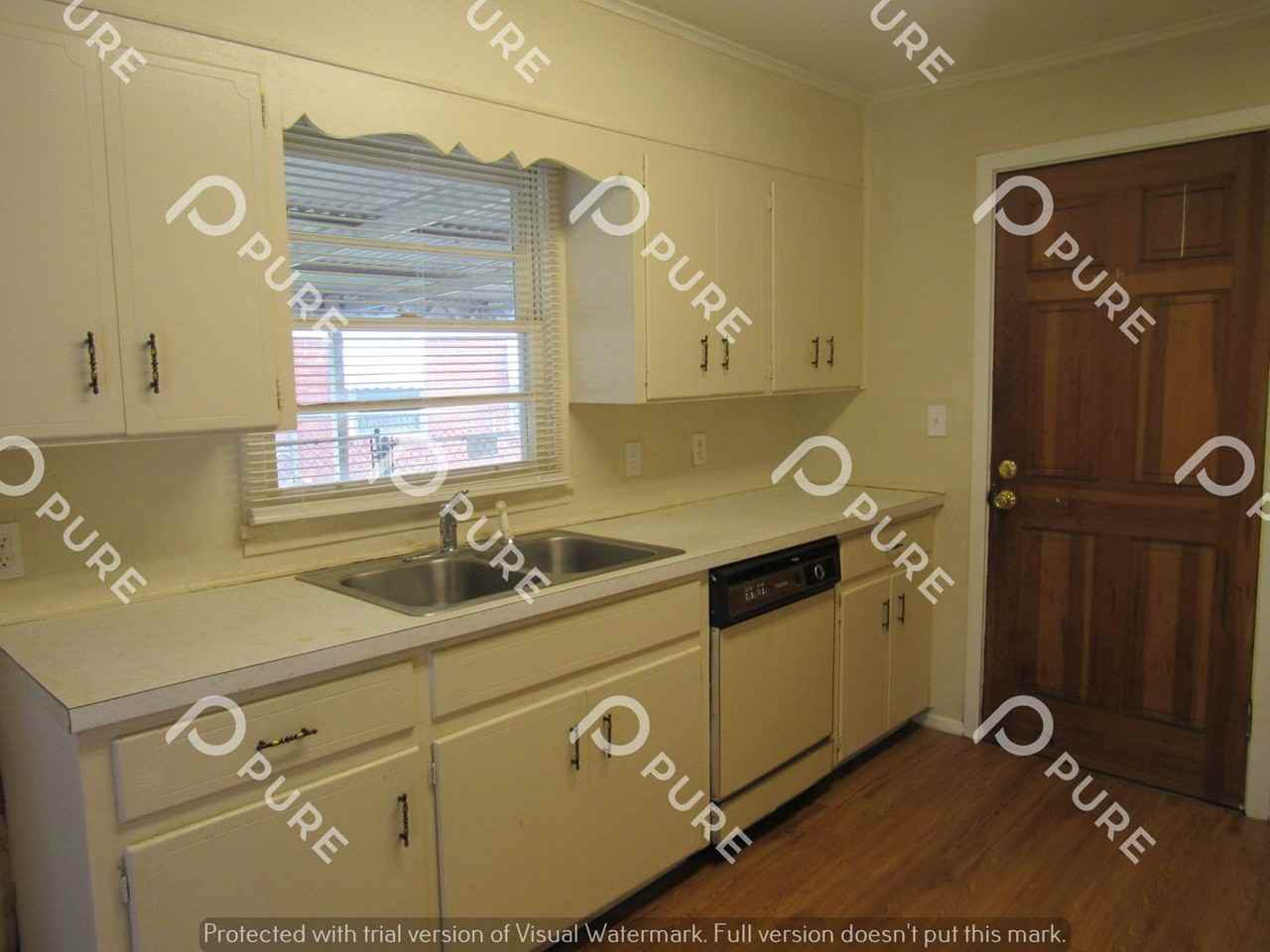 534 S Capitol Pkwy - Photo 6 of 16