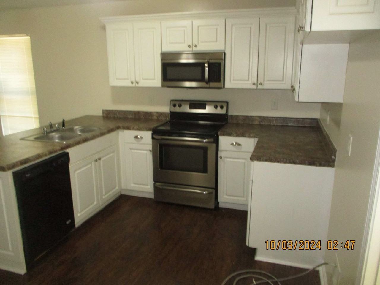 204 Glade Ln - Photo 3 of 3