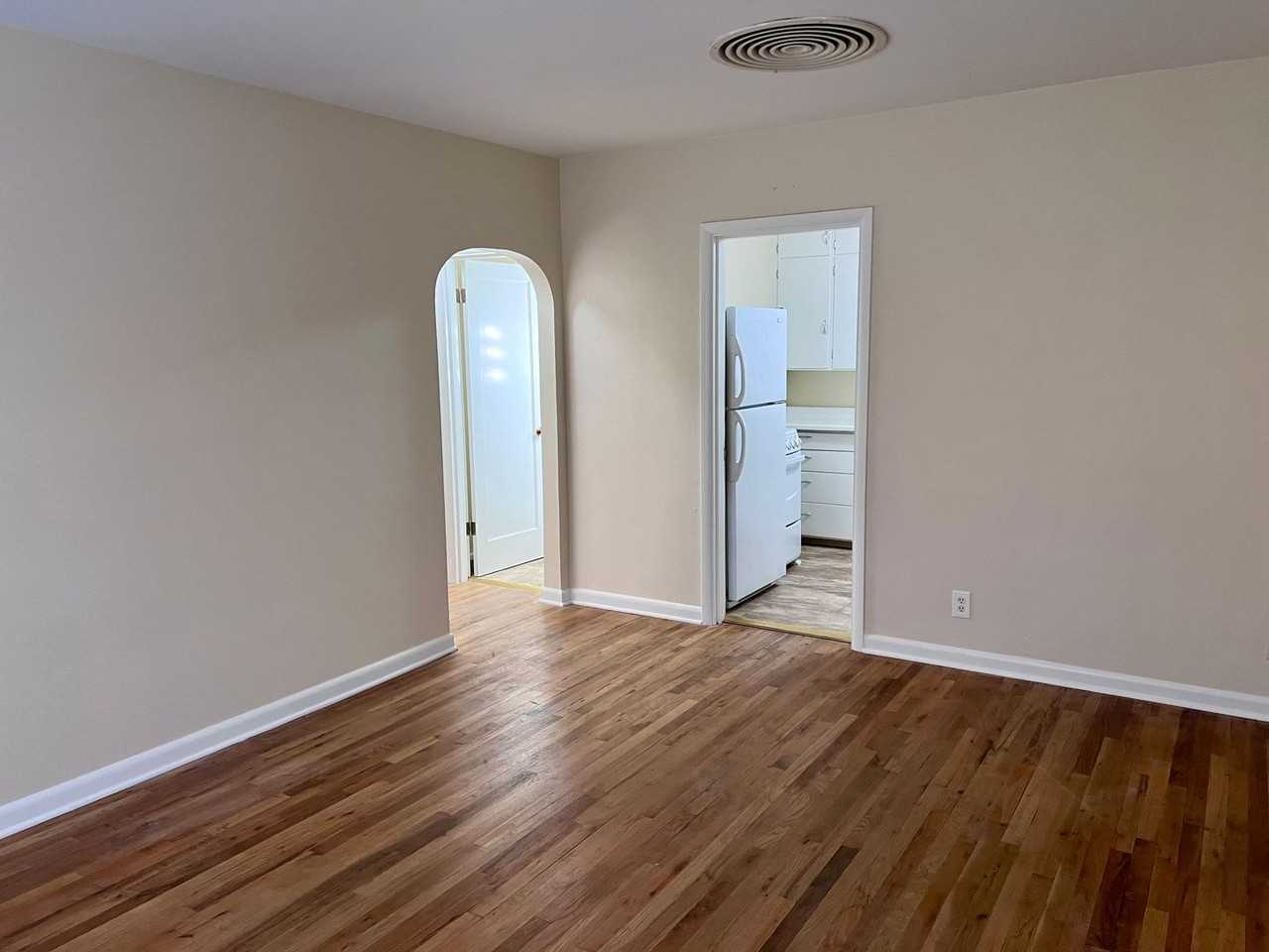 Whi-Mardis Manor Apts. - Photo 3 of 21