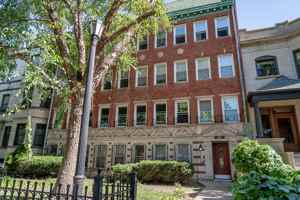 featured image of 4615 N Malden St