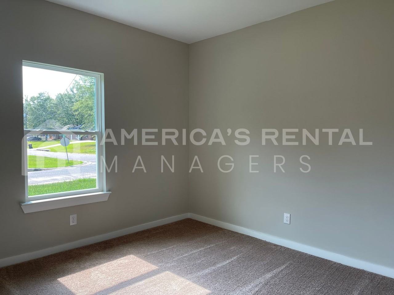 112 Marietta St - Photo 7 of 17