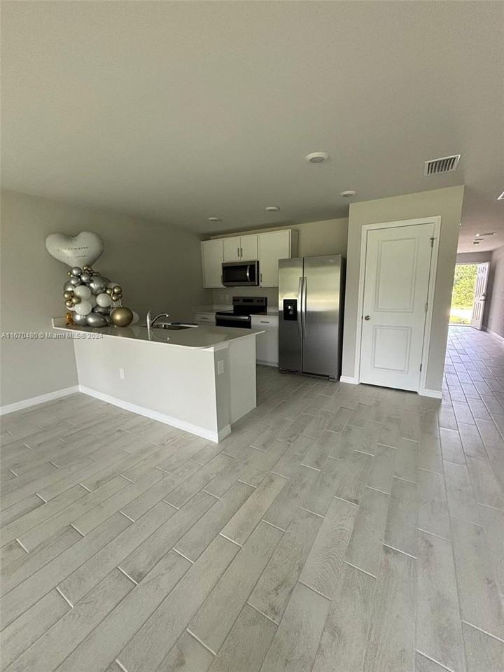 5019 Moon Lane - Photo 2 of 11