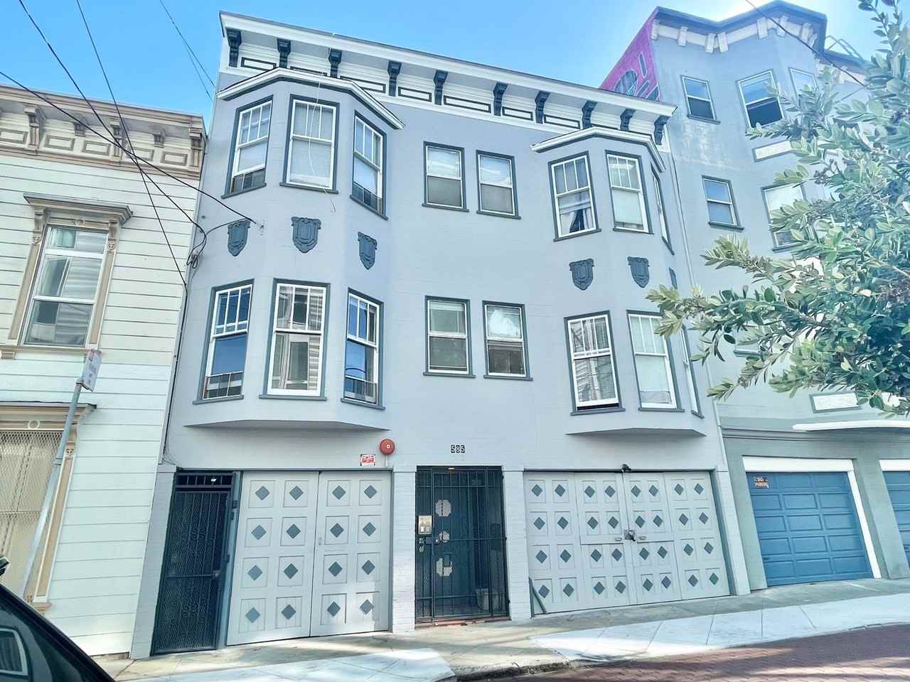 585 Birch Street - Photo 2 of 16