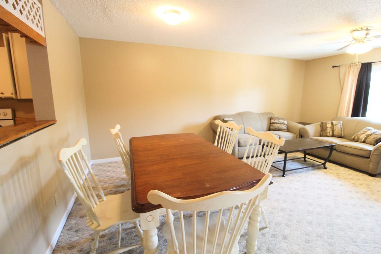 1372 Hunters Road - Photo 6 of 16