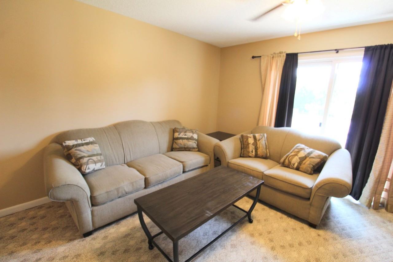 1372 Hunters Road - Photo 7 of 16