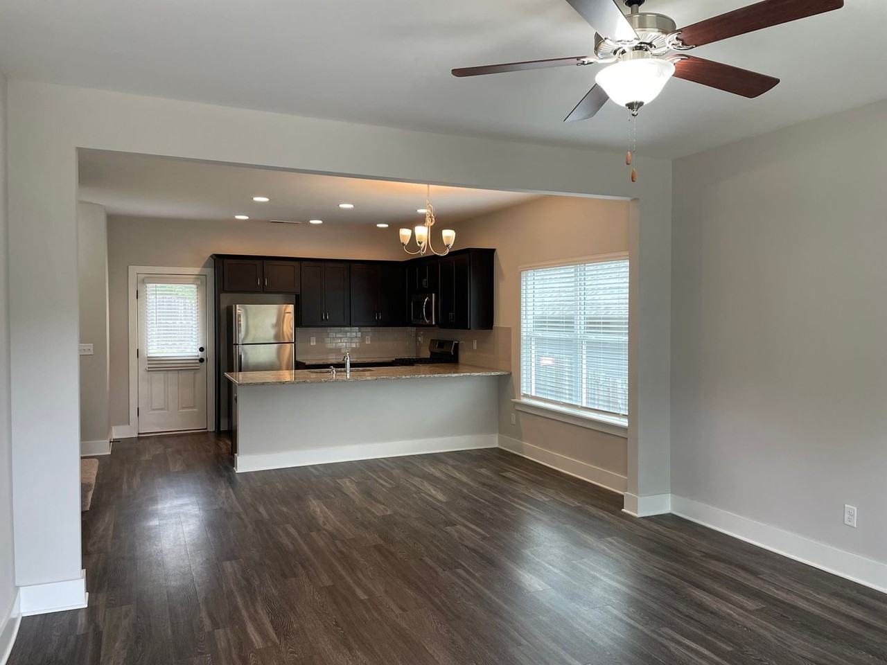 4010 Valley Mnr - Photo 3 of 33