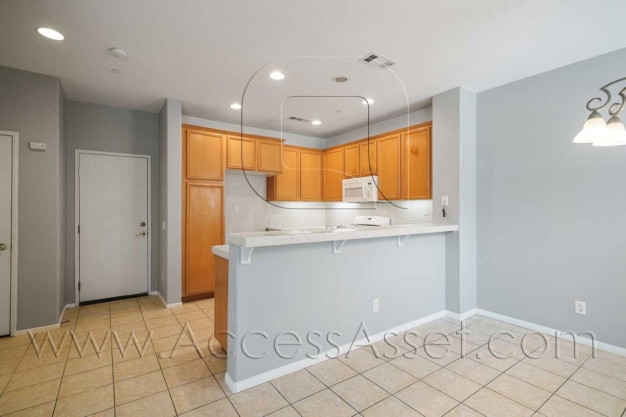 1800 E Lakeshore Dr #204 - Photo 7 of 35