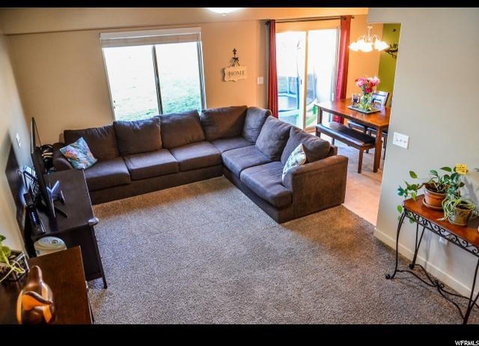 424 E 1525 N - Photo 3 of 10