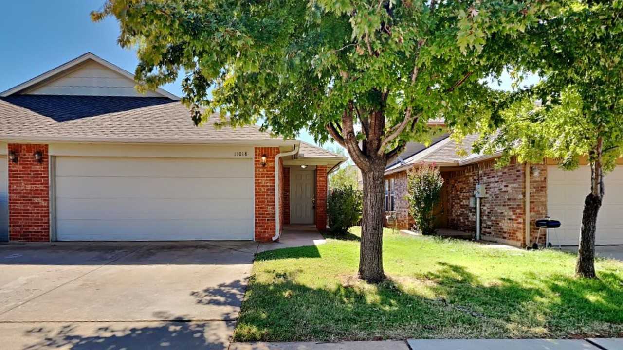 11018 Sw 5th St - Photo 2 of 17