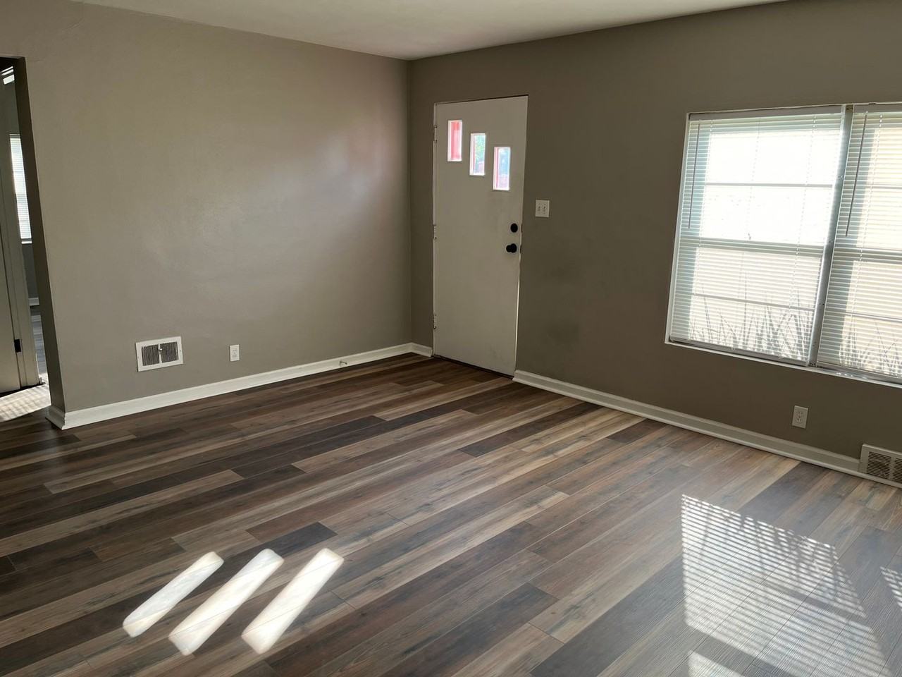 3108 Alby St - Photo 2 of 11