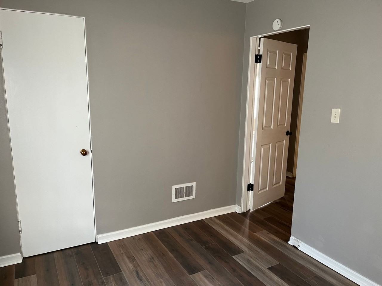 3108 Alby St - Photo 6 of 11