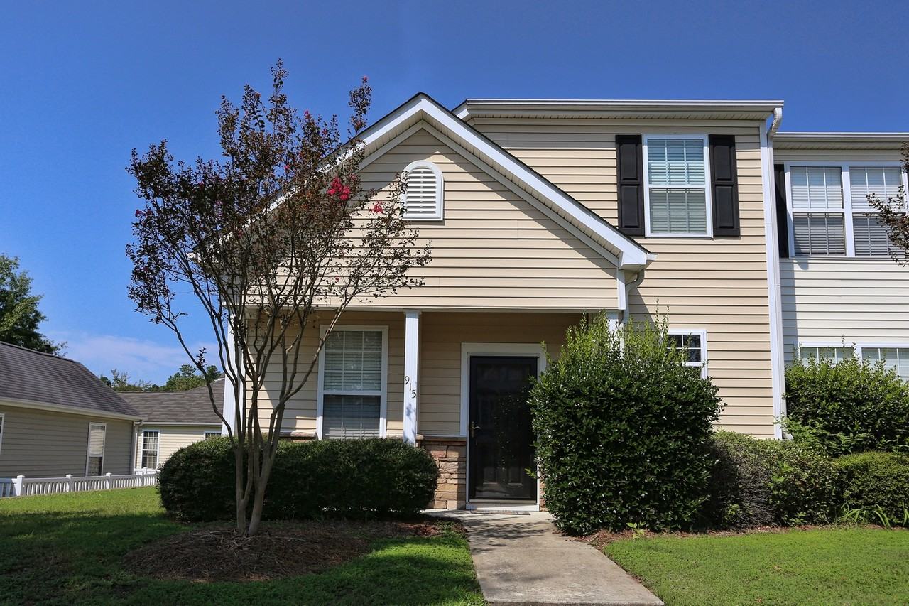 915 Cinnamon Dr - Photo 2 of 37