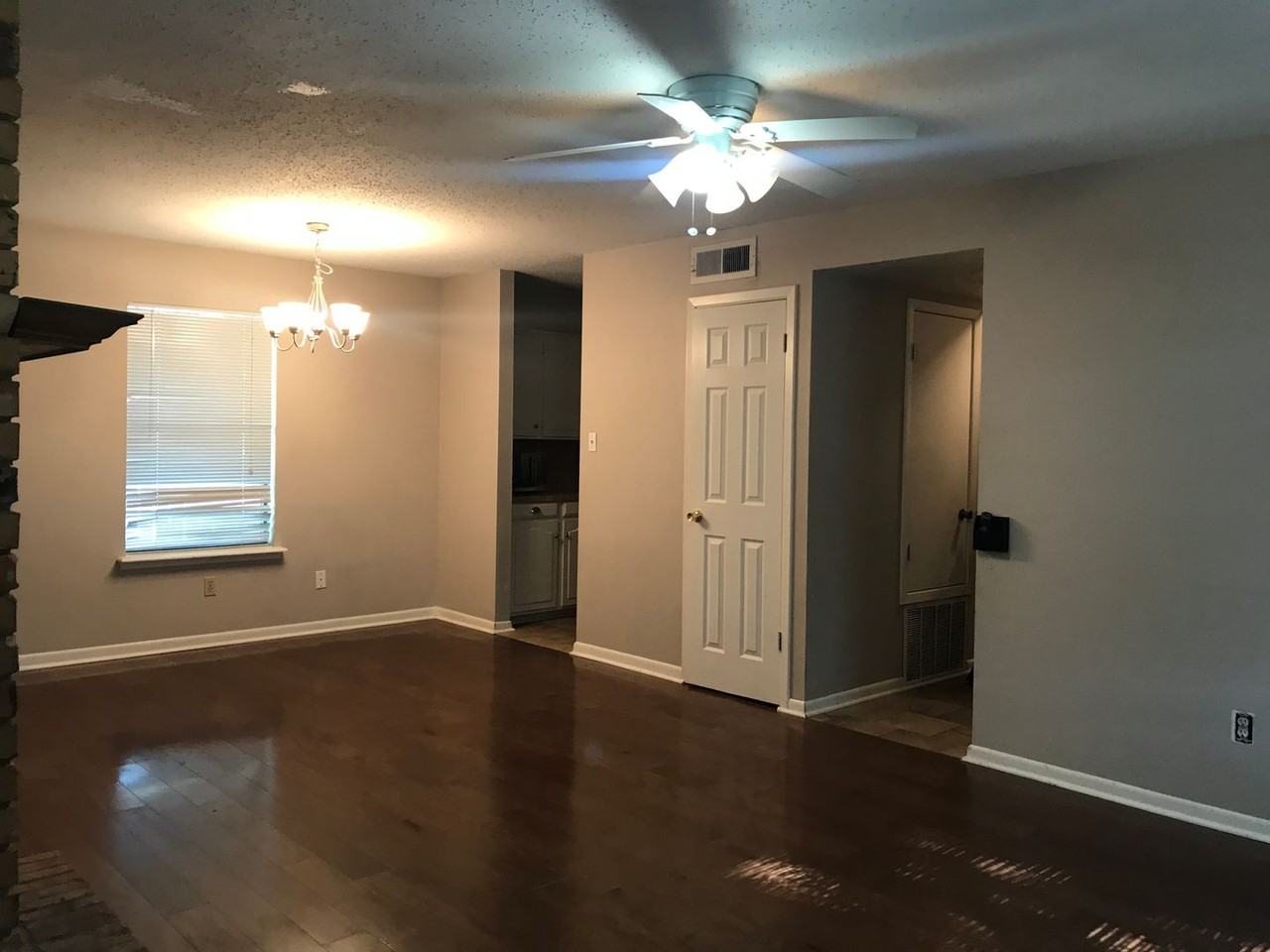 300 Jackson Ave - Photo 3 of 12