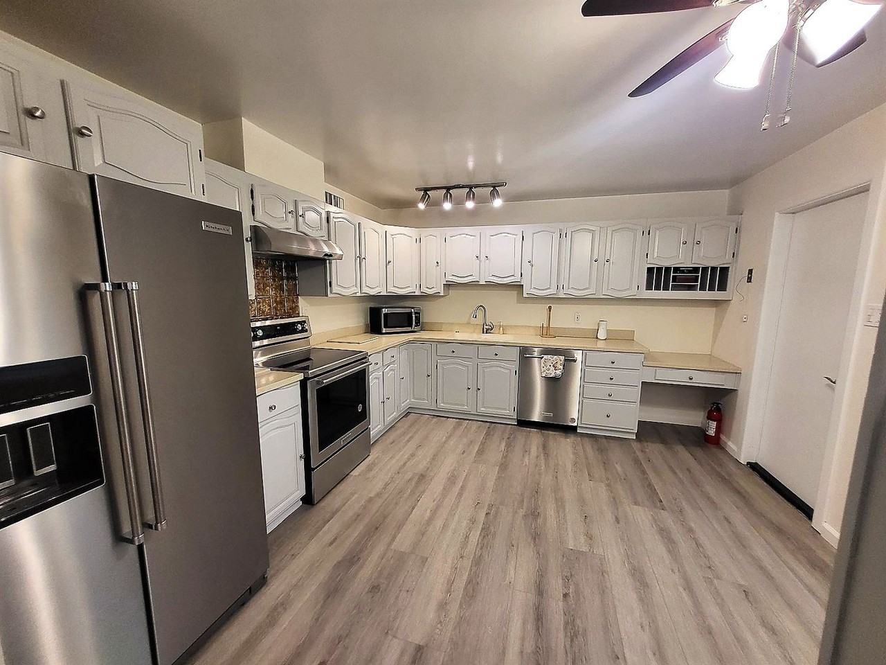 1414 E Orange St - Photo 5 of 18