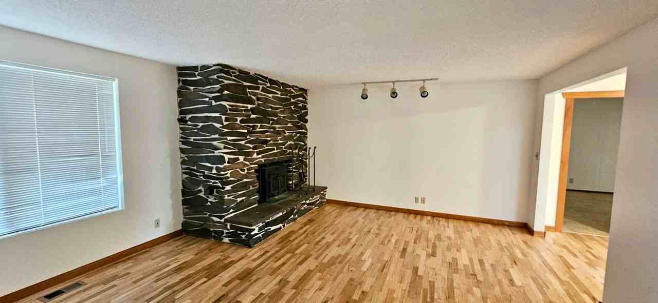 14831 Ne 12th St - Photo 2 of 17