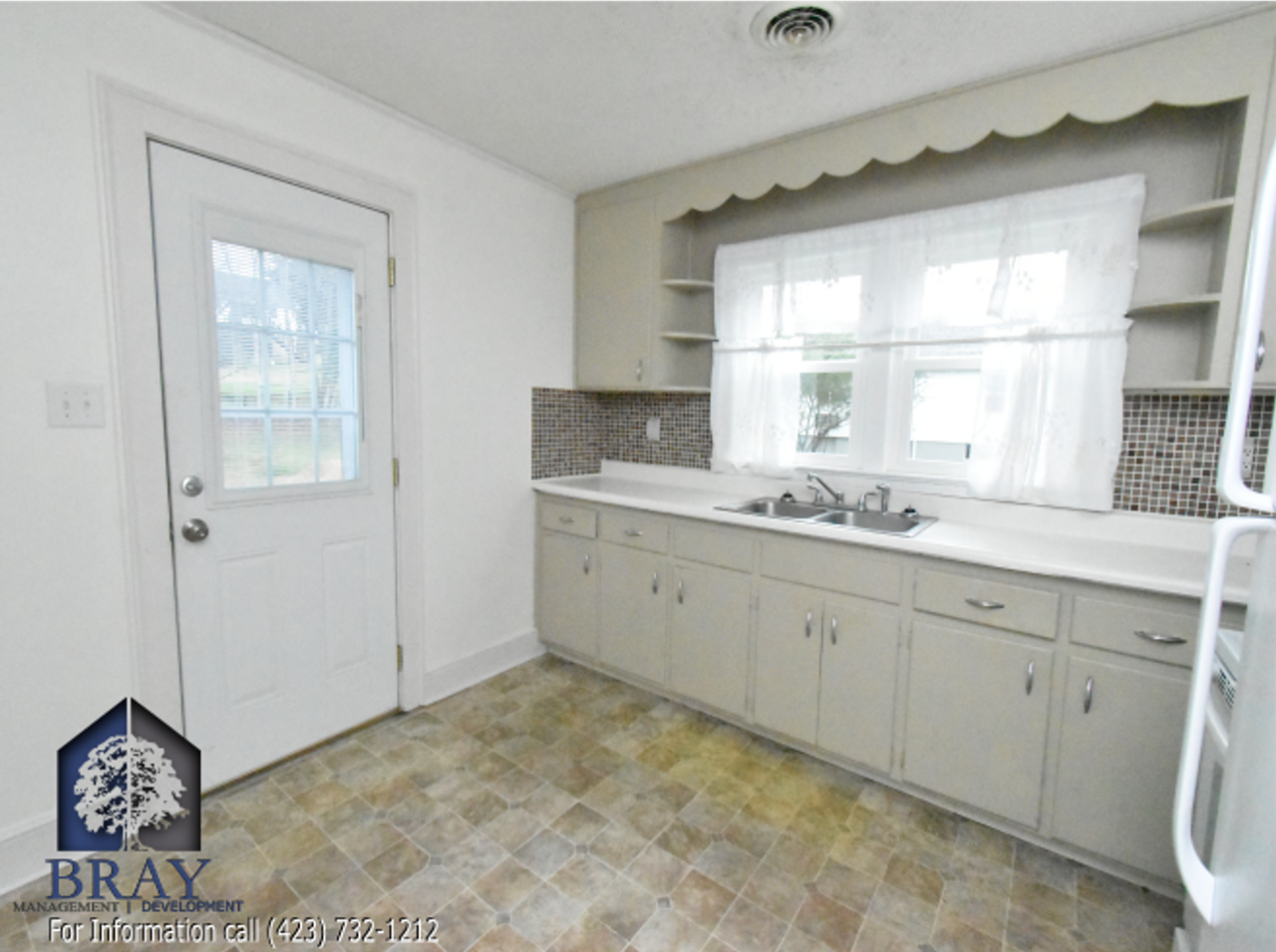 2307 Windsor Ave - Photo 5 of 21