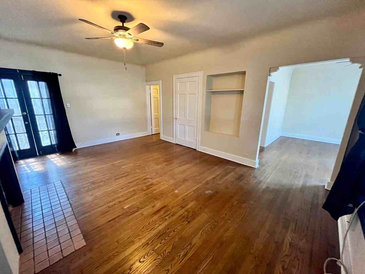 424 E Ashby Pl #1 - Photo 4 of 13