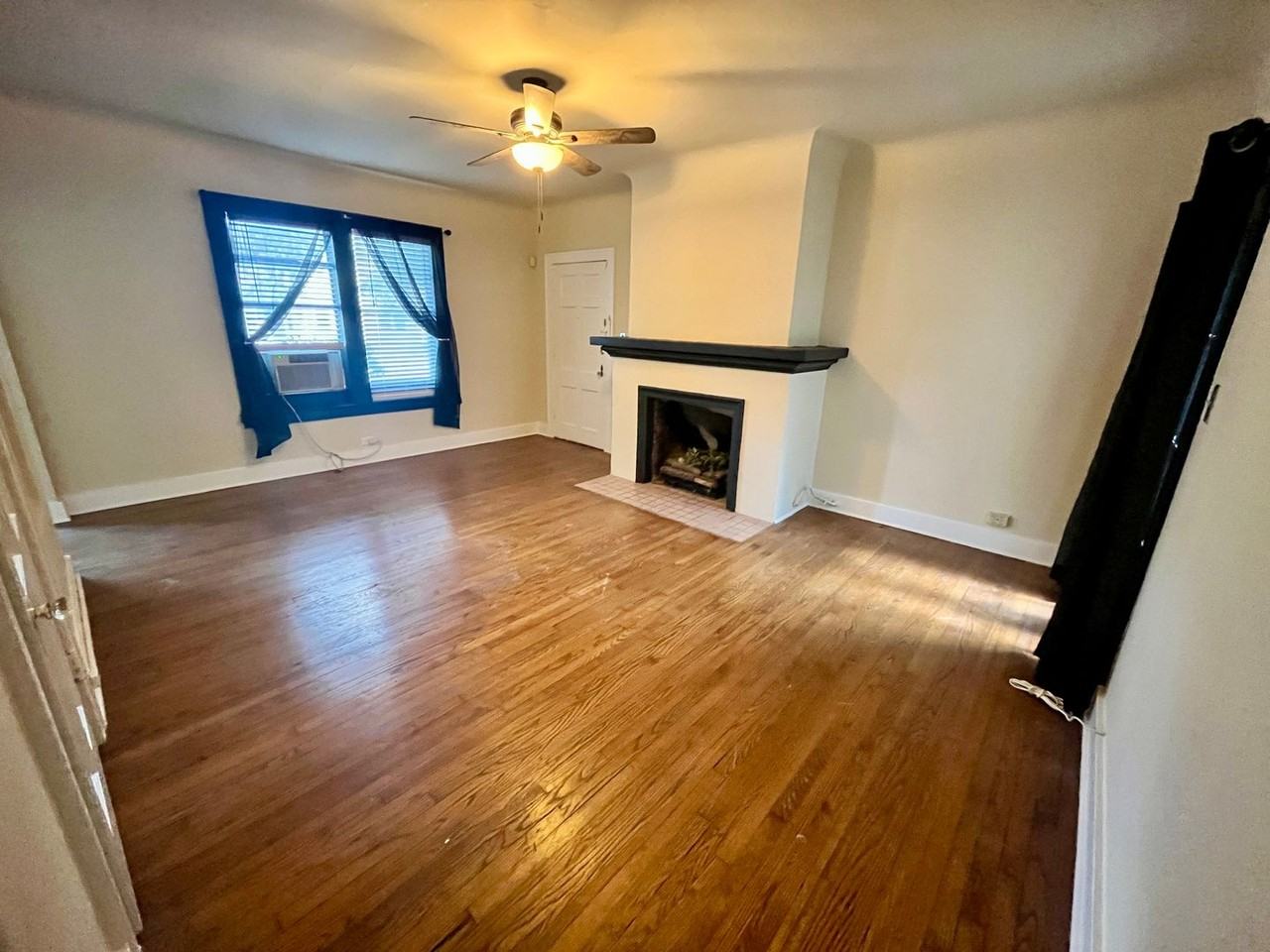 424 E Ashby Pl #1 - Photo 3 of 13