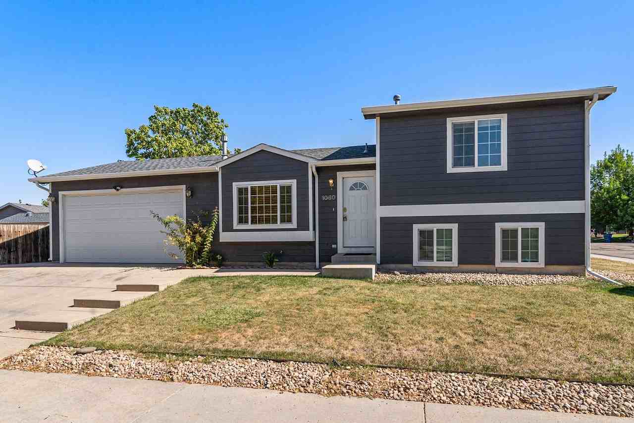 1060 Sunrise Circle - Photo 2 of 23