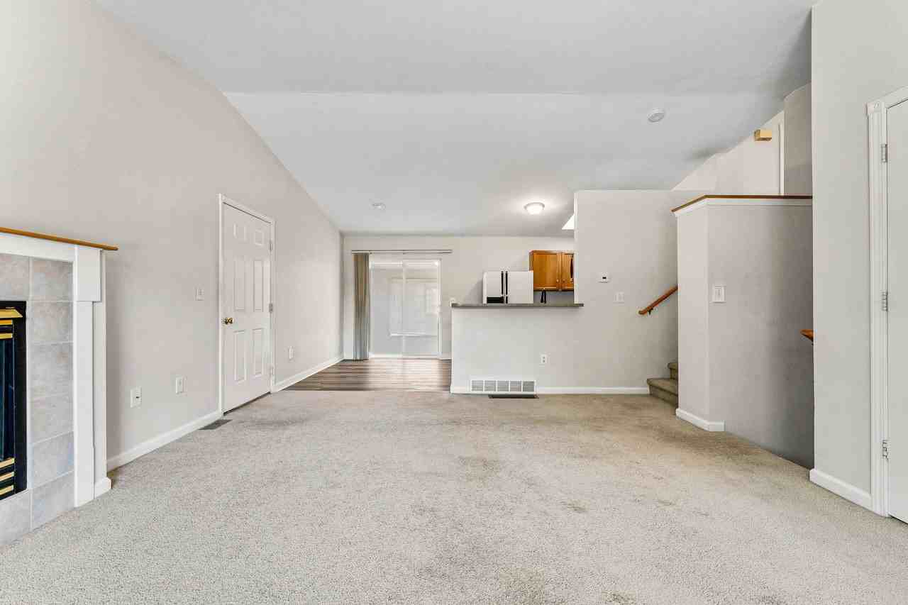 1060 Sunrise Circle - Photo 4 of 23