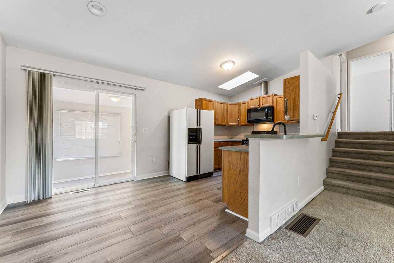 1060 Sunrise Circle - Photo 6 of 23