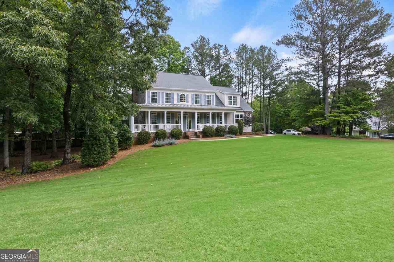 8 Retreat Dr - Photo 2 of 50