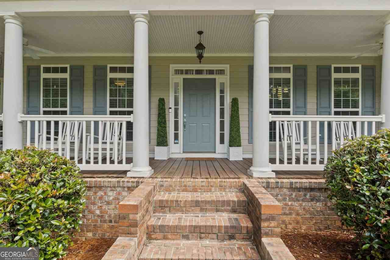 8 Retreat Dr - Photo 3 of 50