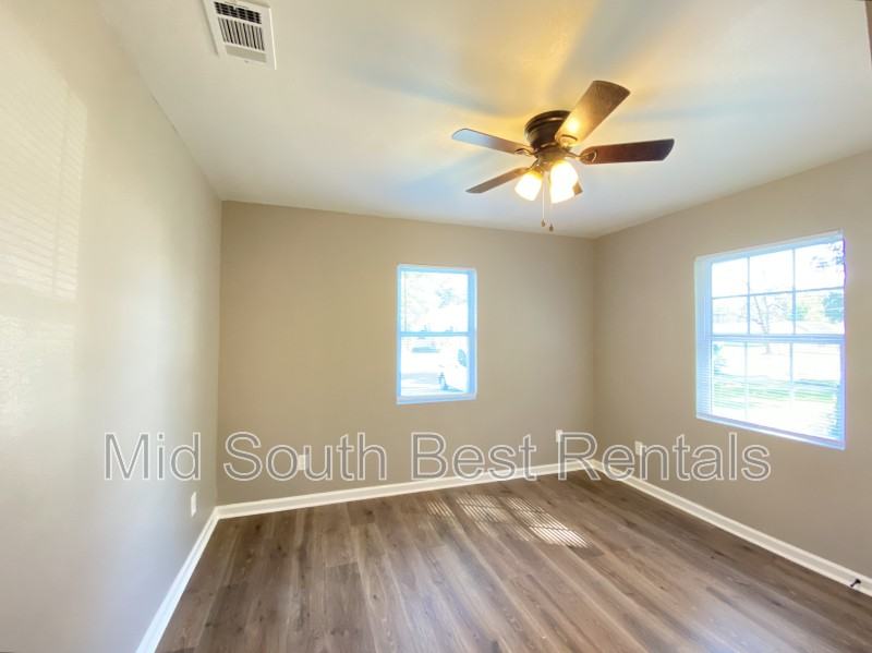 1514 W 16th St - Photo 5 of 7