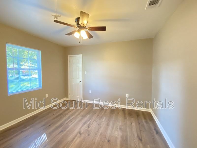 1514 W 16th St - Photo 6 of 7