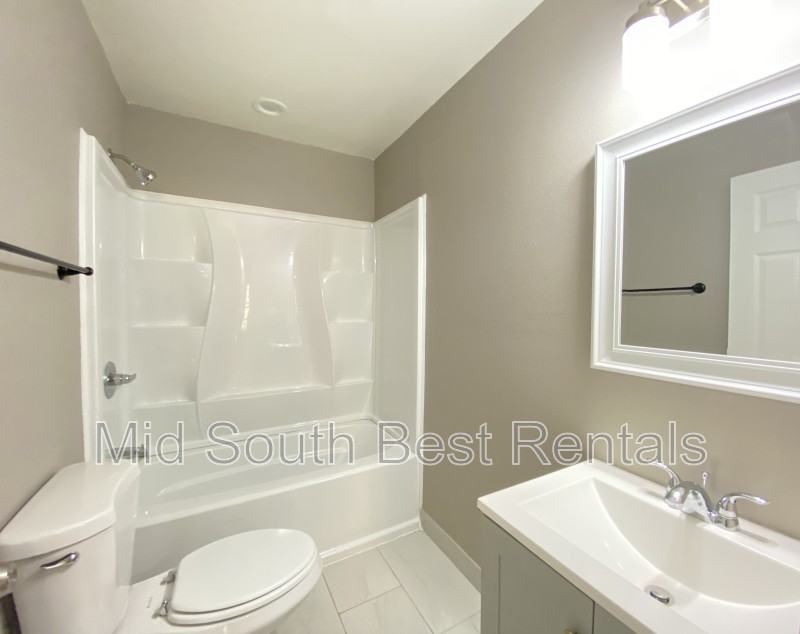 1514 W 16th St - Photo 7 of 7