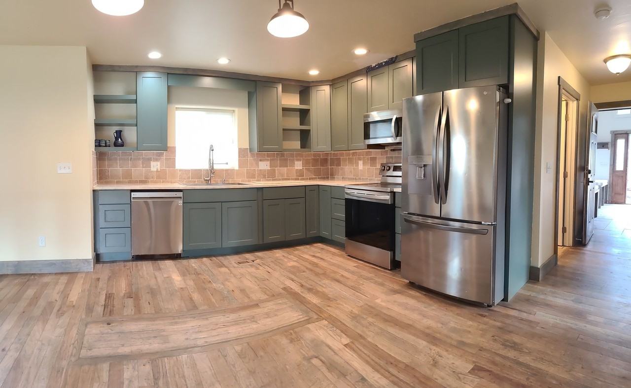 395 Hodgson Rd - Photo 2 of 9