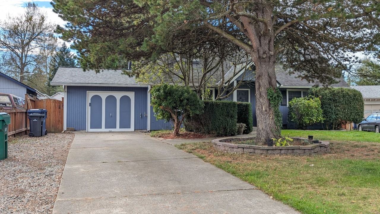 5730 132nd Pl Ne - Photo 3 of 26