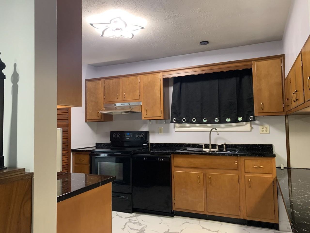 480 Haverhill Cir - Photo 3 of 29